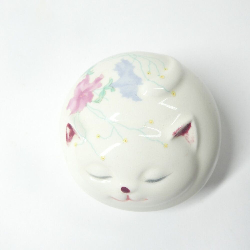 Sleeping Cat Trinket Box White Round w/Lid Vintage Porcelain Takahashi Japan